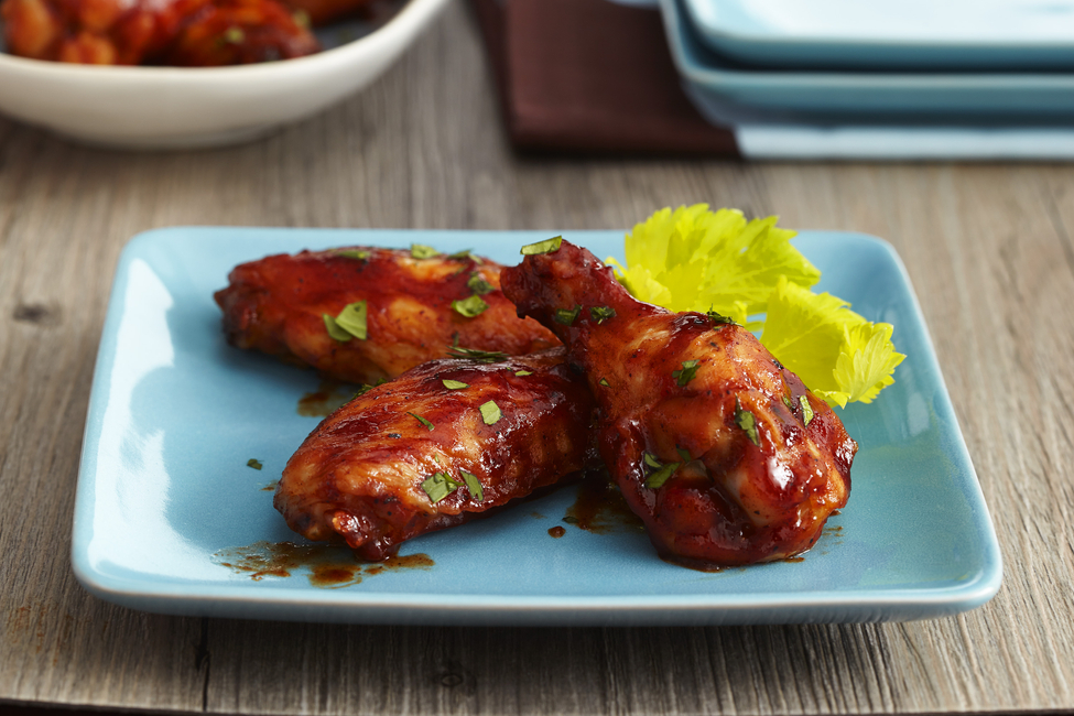 Easy Sriracha-BBQ Chicken Wings