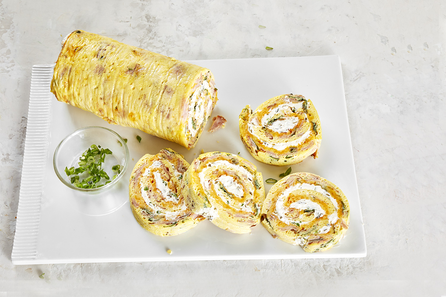 Baked Ham-and-Spinach Omelet Roll