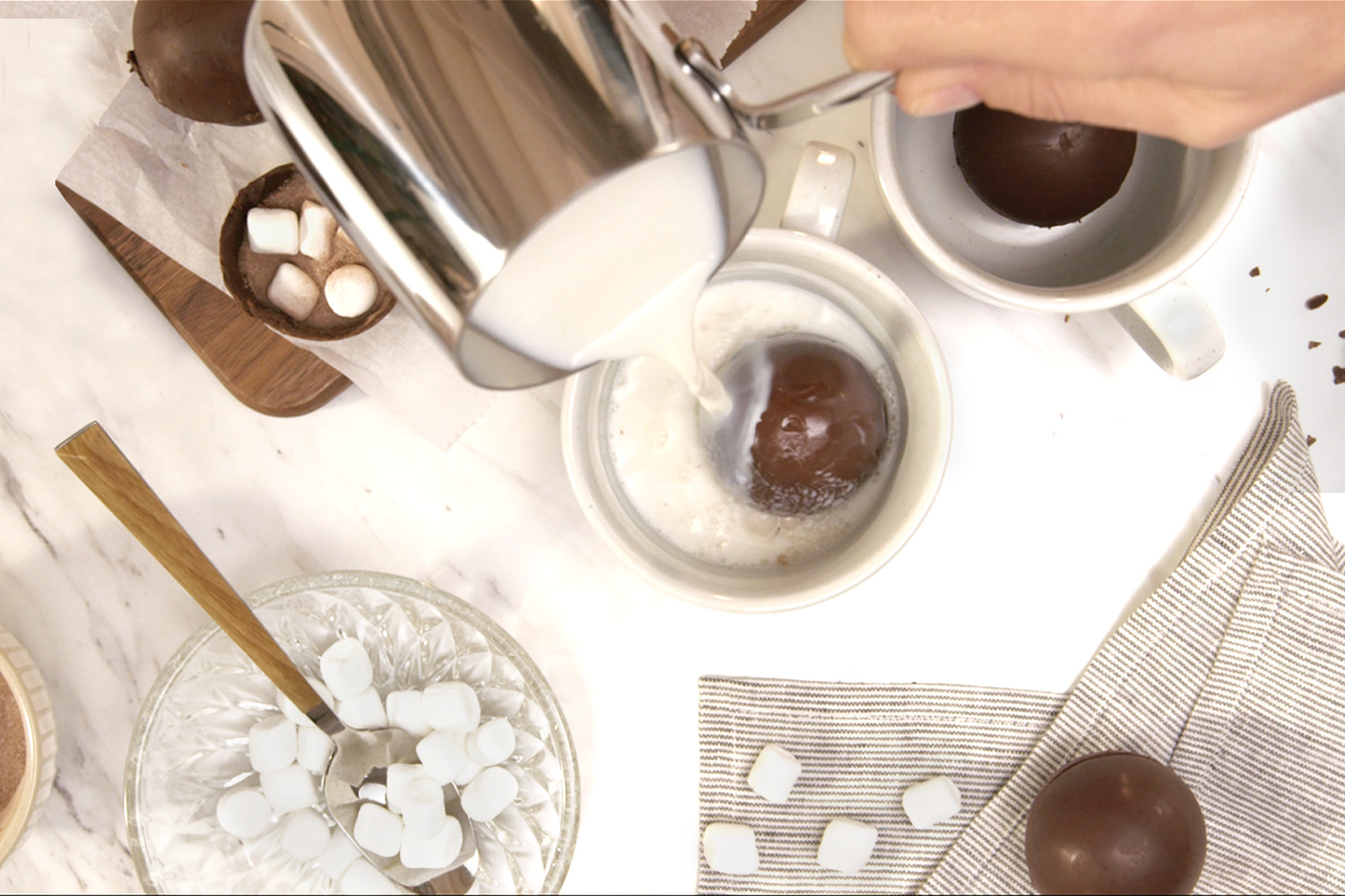 
Hot cocoa bombs