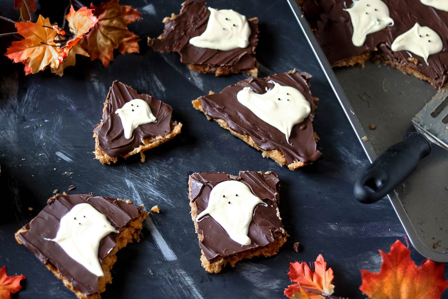 No-Bake Peanut Butter Ghost Bark