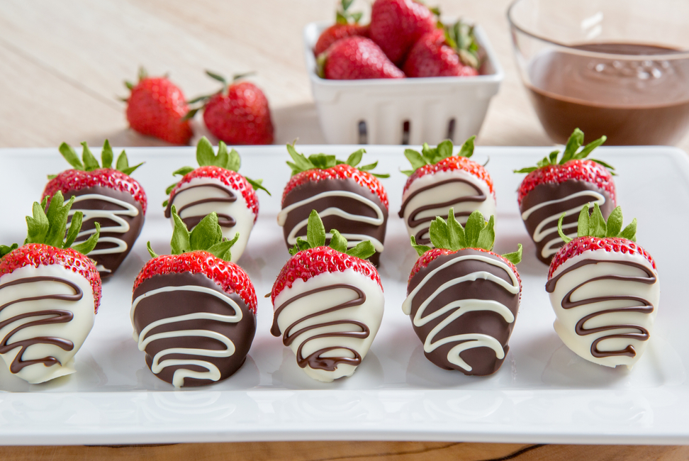 Dipped Chocolate-Drizzled Strawberries